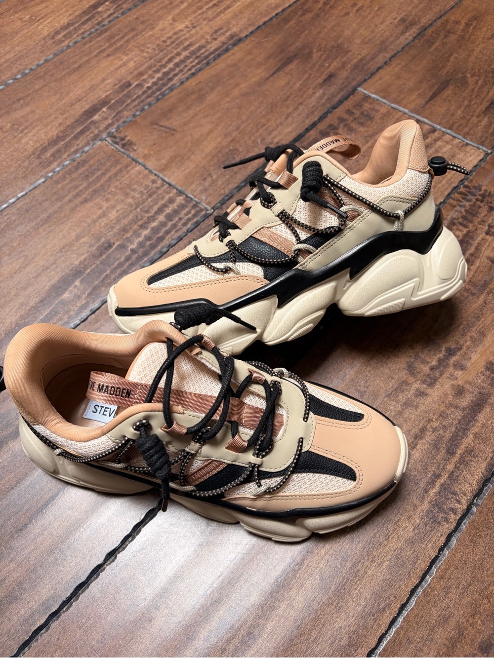 Steve Madden Beige and Black ‘Spectator’ Chunky Sneaker
